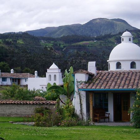 Las Palmeras Inn Otavalo Luaran gambar