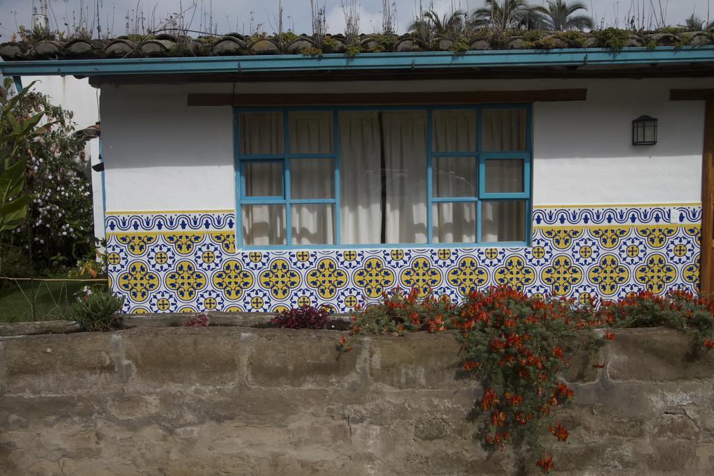 Las Palmeras Inn Otavalo Luaran gambar