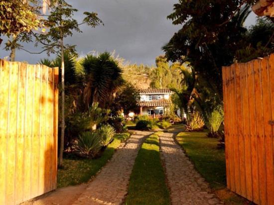 Las Palmeras Inn Otavalo Luaran gambar