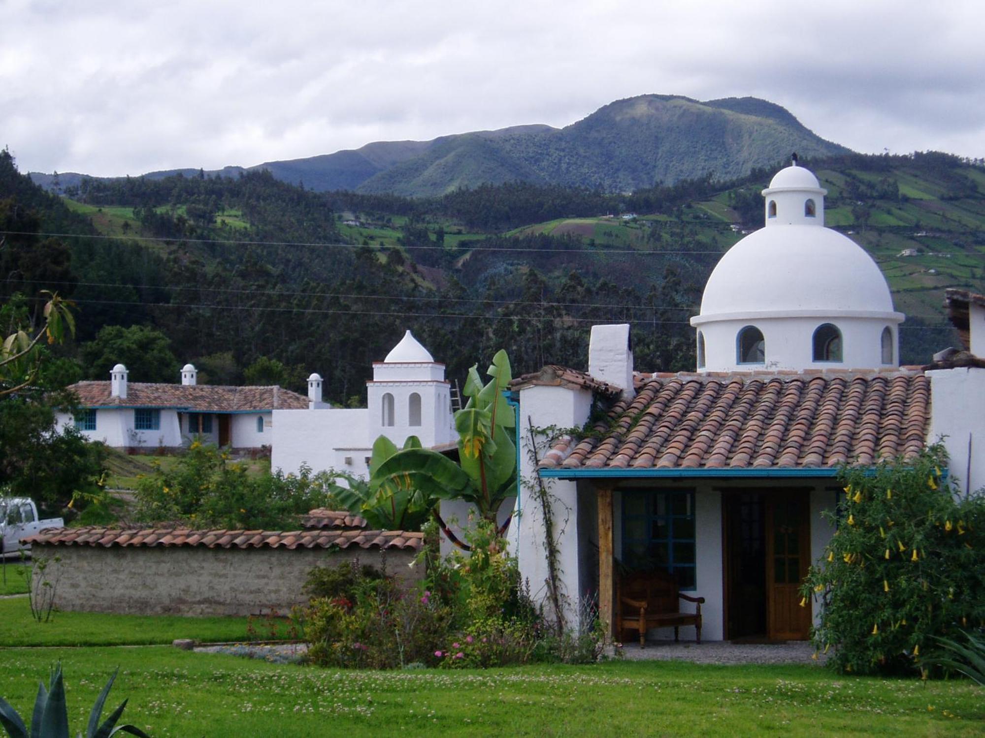 Las Palmeras Inn Otavalo Luaran gambar